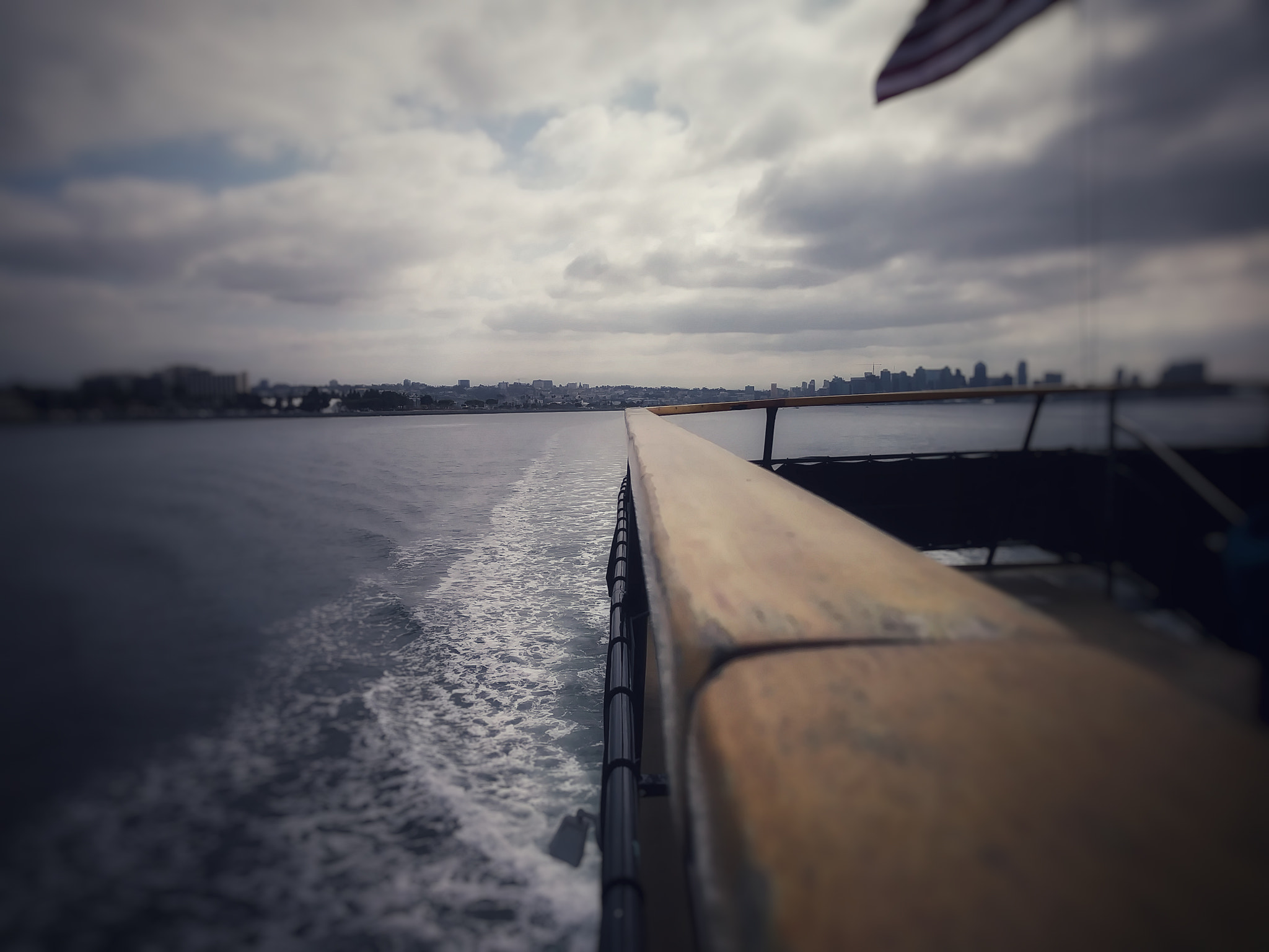 LG ARISTO sample photo. All aboard photography