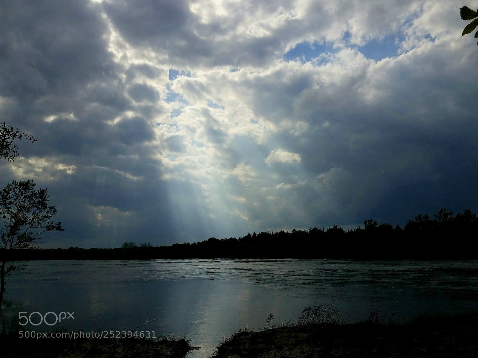 Samsung Galaxy S7 Edge sample photo. River rays photography