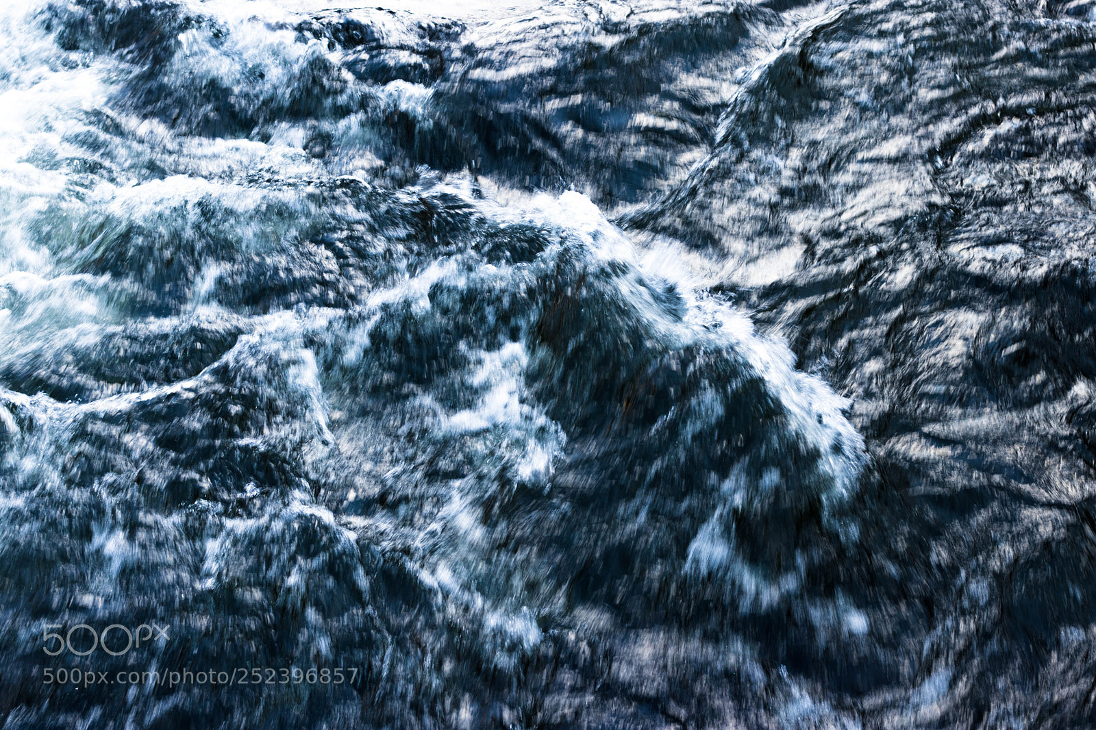 Canon EOS 200D (EOS Rebel SL2 / EOS Kiss X9) sample photo. Crashing waves photography