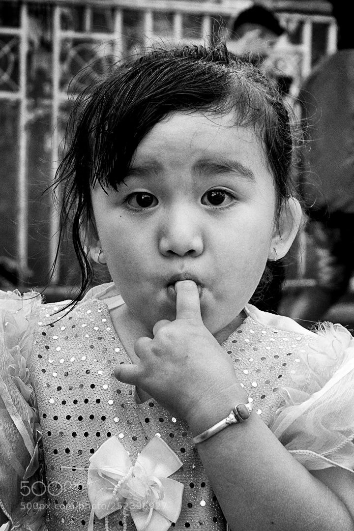 Canon EOS 1300D (EOS Rebel T6 / EOS Kiss X80) sample photo. Tasty finger photography