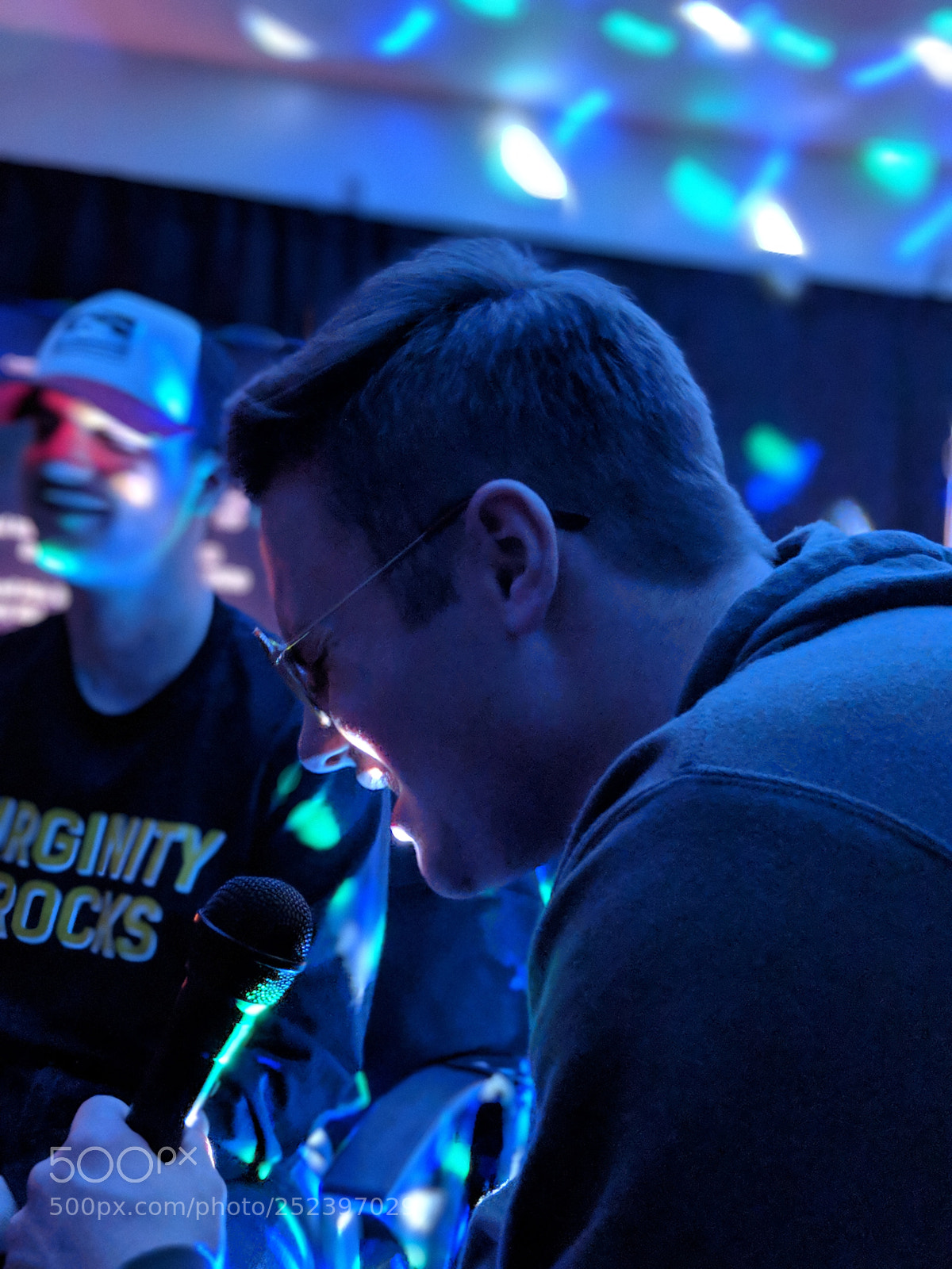 Google Pixel 2 XL sample photo. Karaoke photography