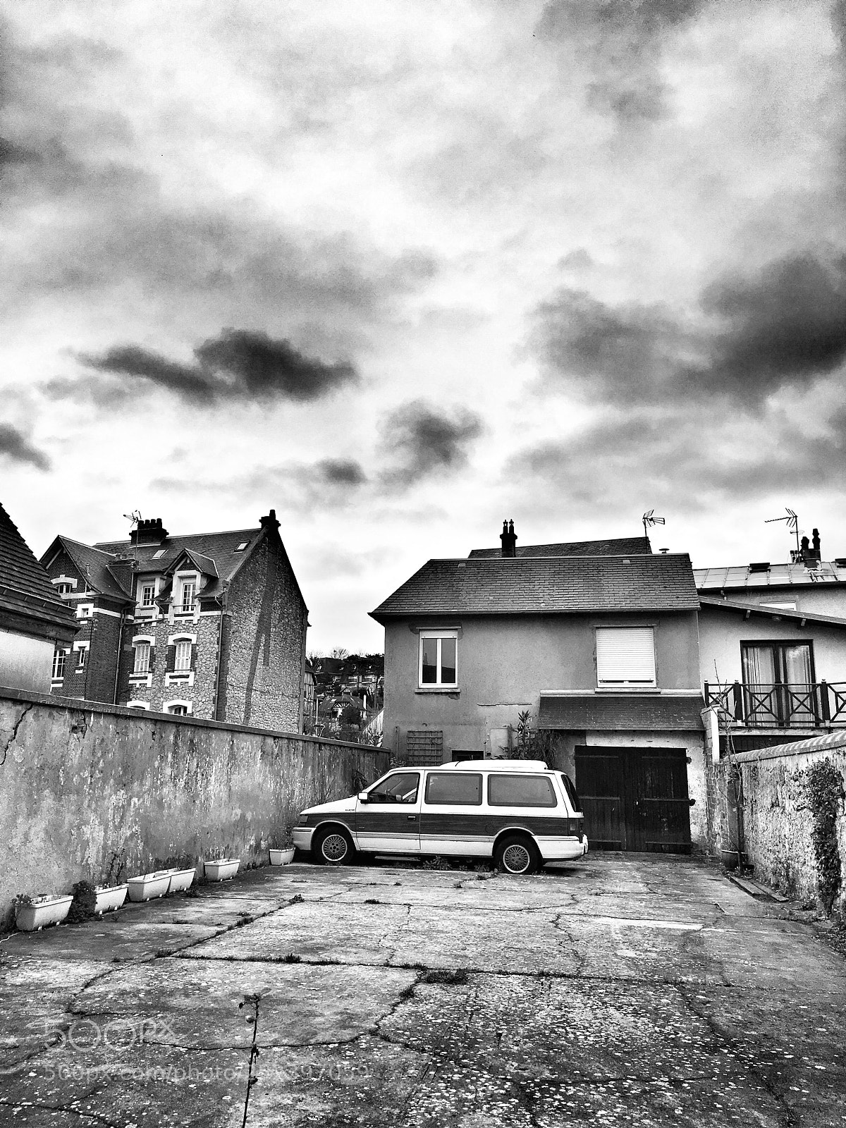 Apple iPhone 6s sample photo. Car photography