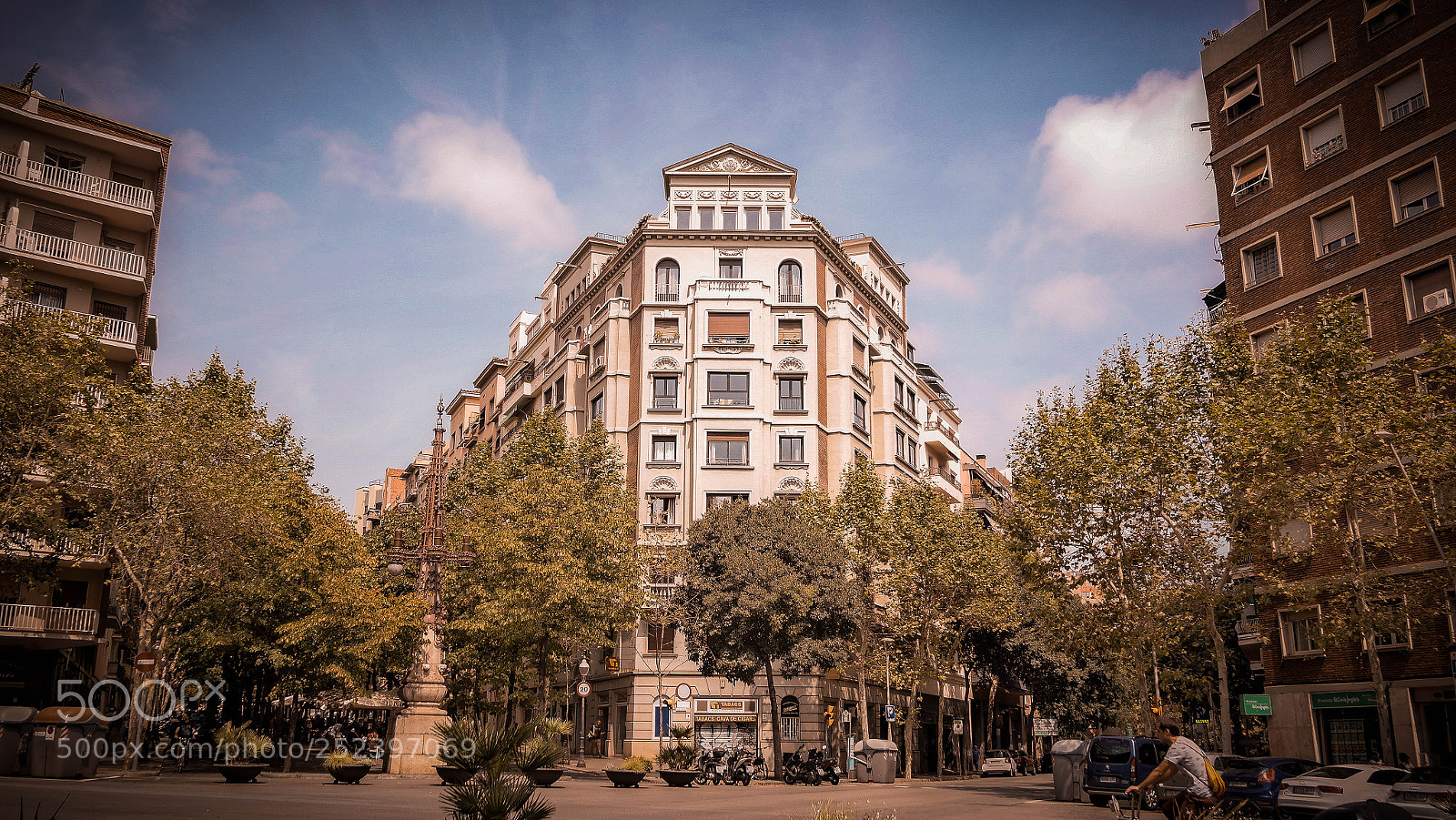 Samsung NX2000 sample photo. Calles de barcelona photography