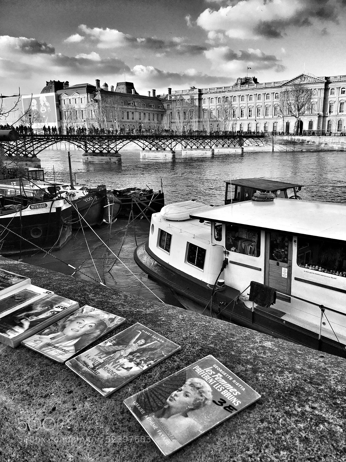 Apple iPhone 6s sample photo. Paris  photography