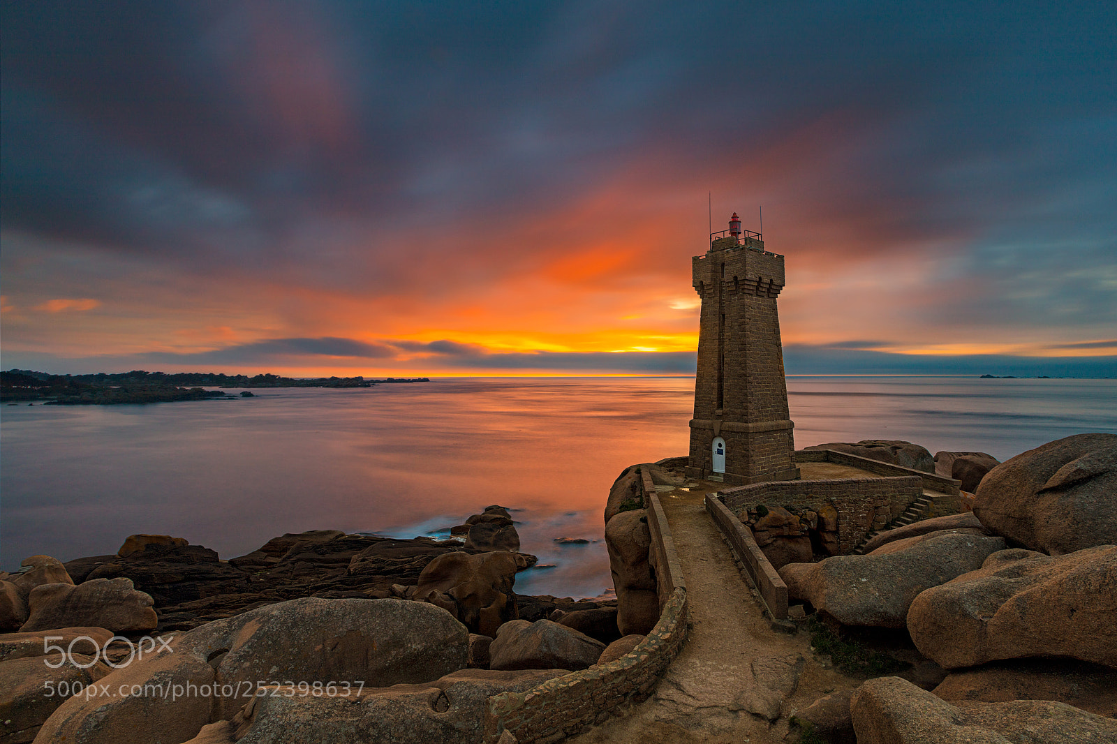 Canon EOS 5DS R sample photo. Le phare de ploumanac photography