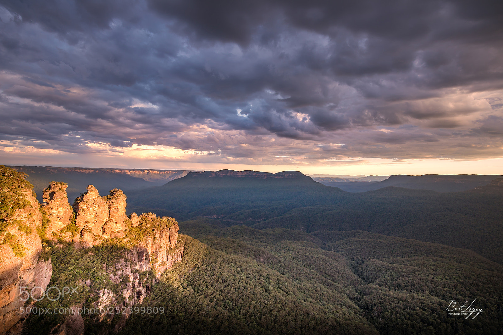 Canon EOS 5D Mark IV sample photo. Blue mountains three sisters photography