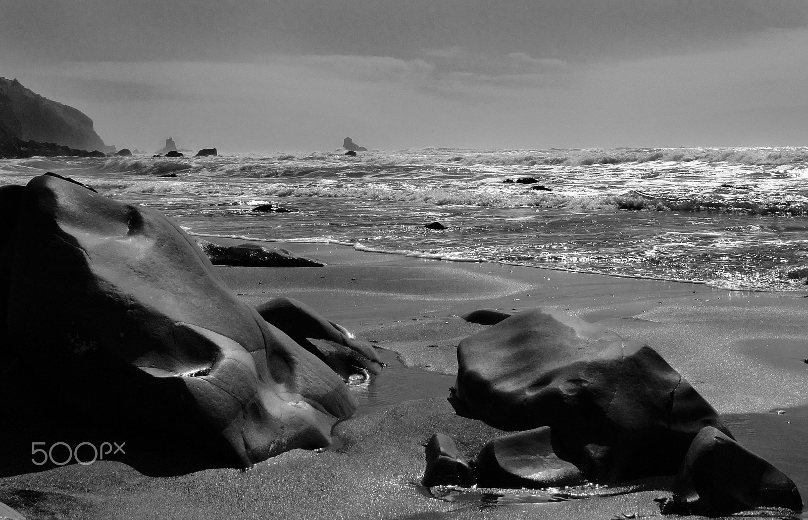 Sony Cyber-shot DSC-H55 sample photo. Bandon rocks b&w photography