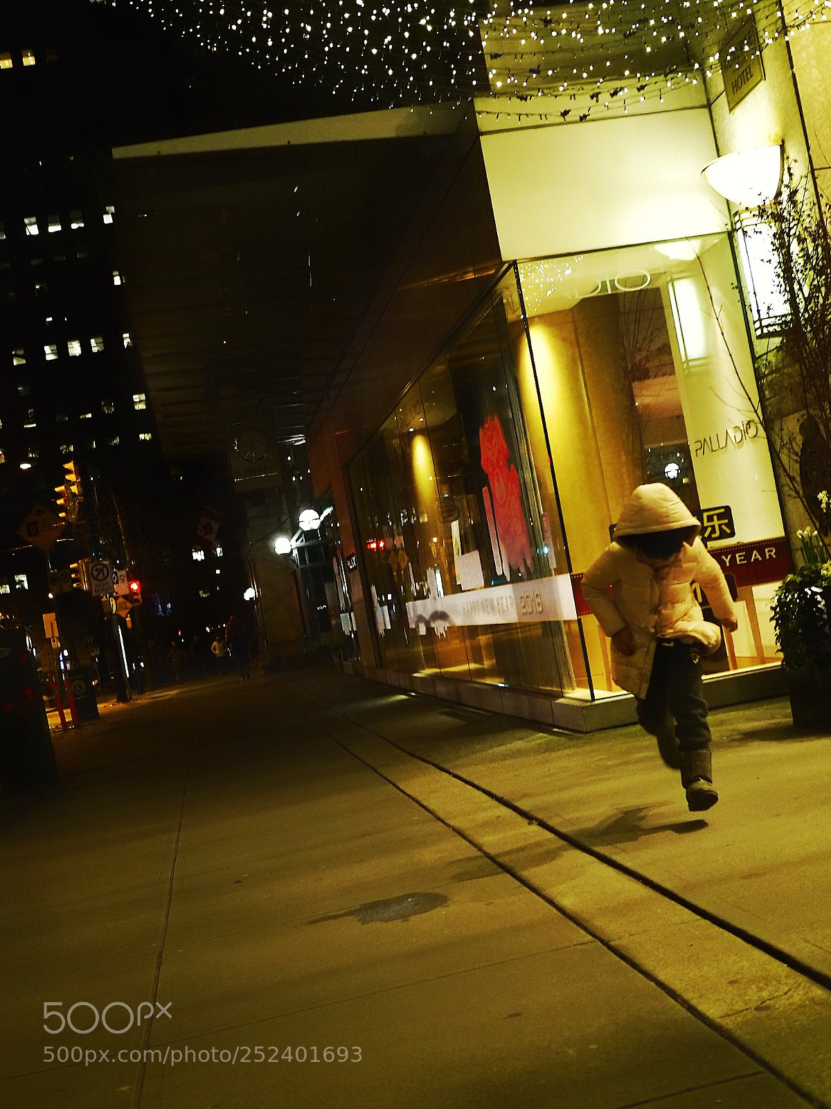 Olympus OM-D E-M5 II sample photo. Running... photography
