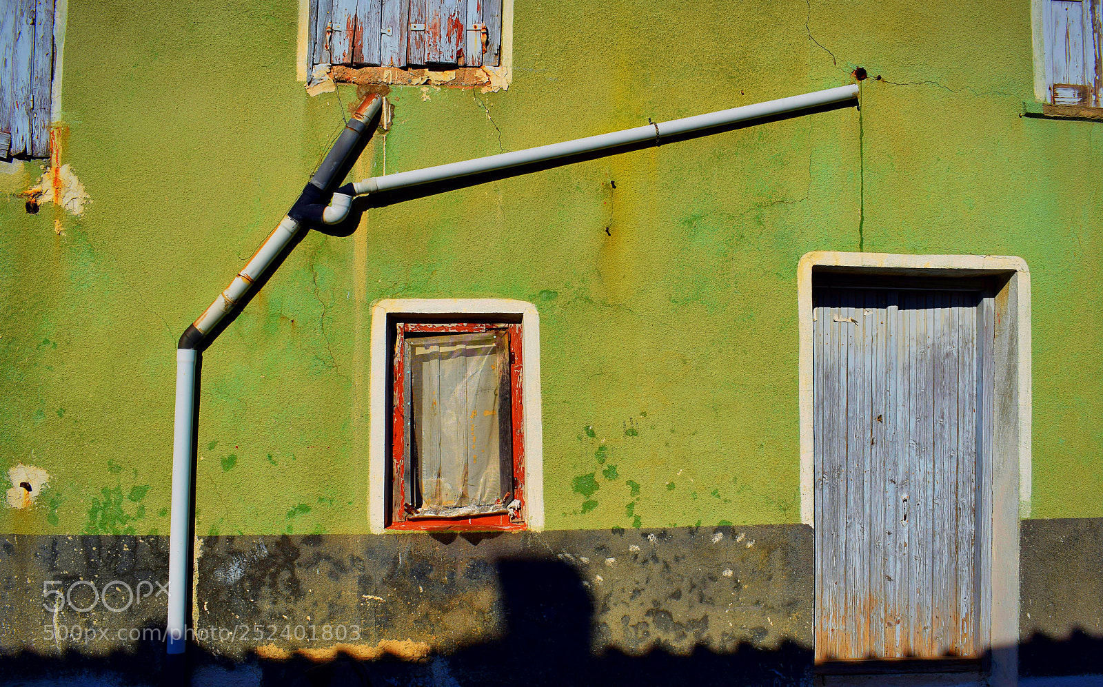 Nikon D3300 sample photo. The gutter photography