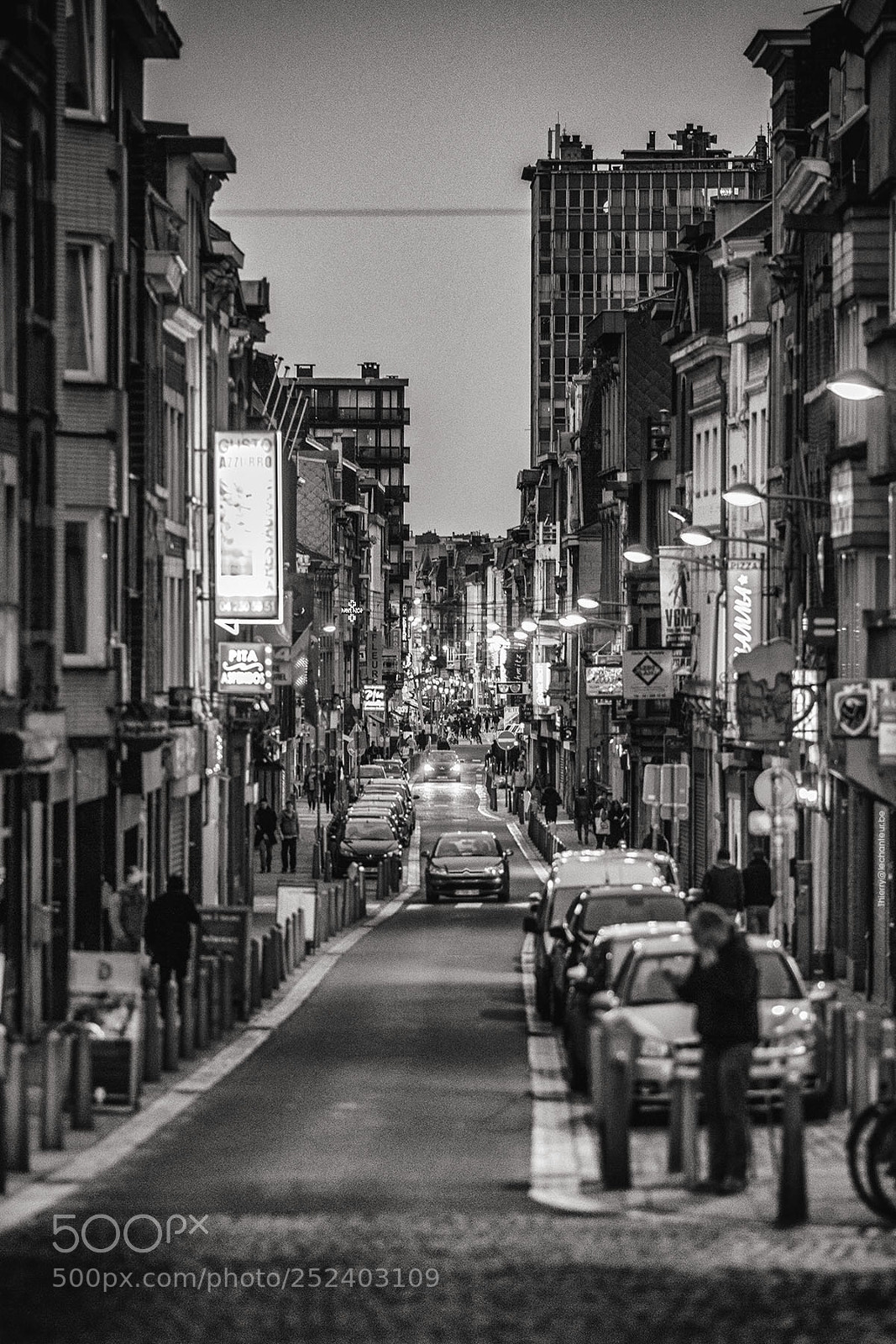 Canon EOS 5DS R sample photo. Liège by night photography