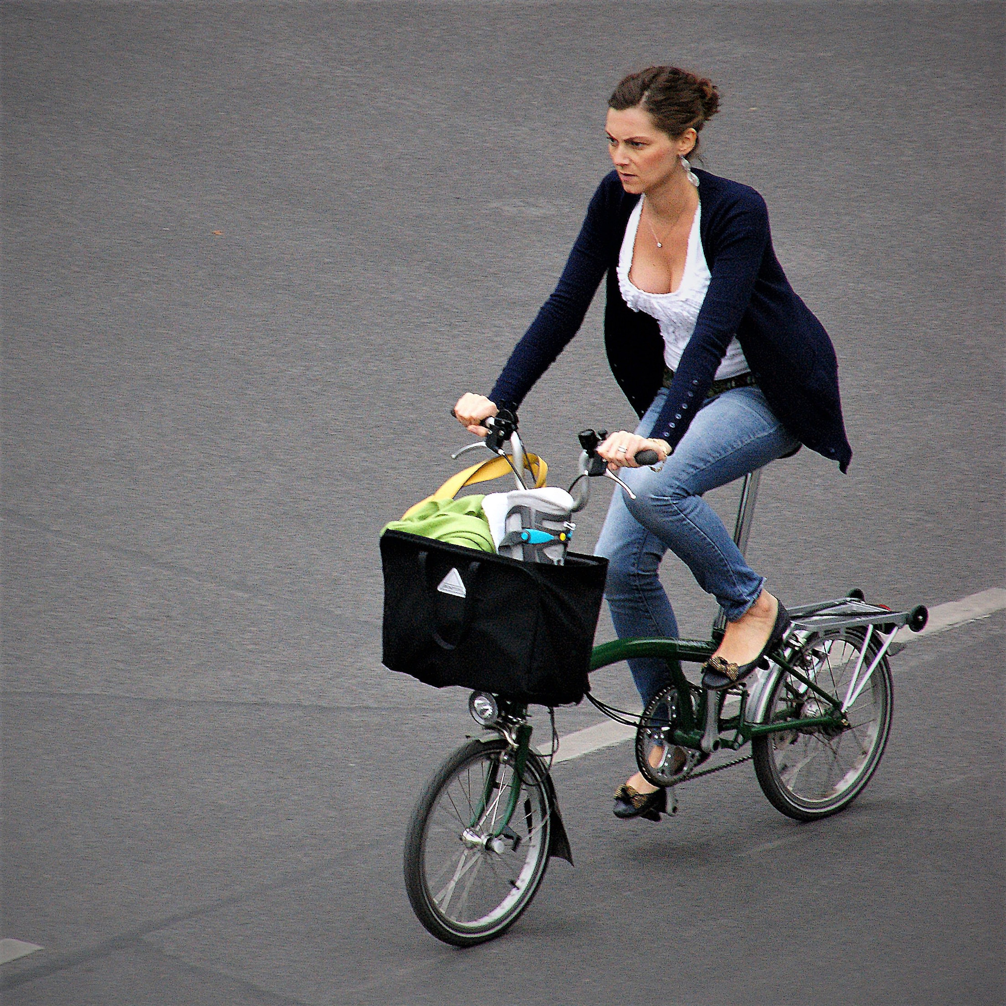 Sony Alpha DSLR-A380 sample photo. Wien's chick on little bike photography