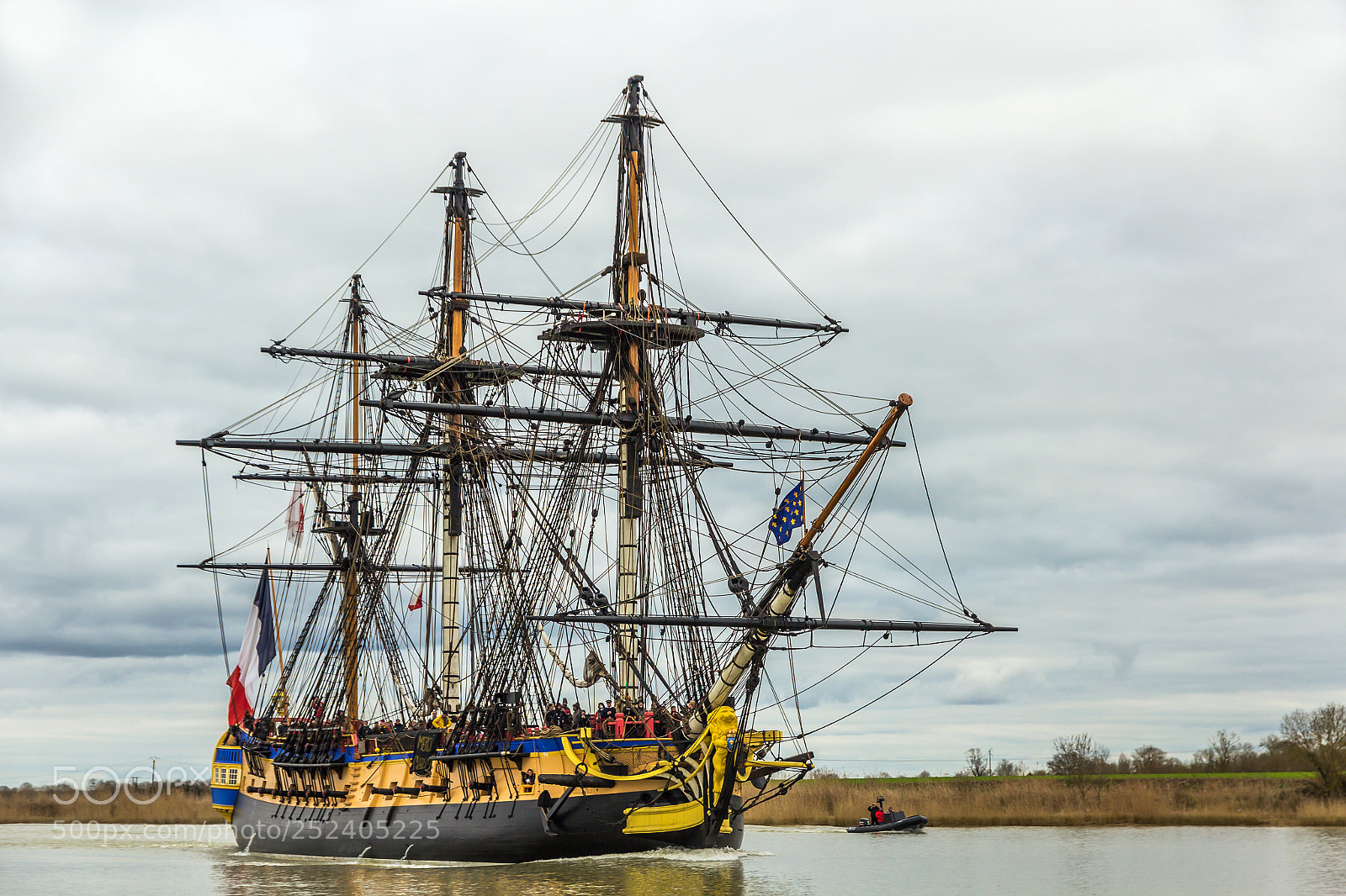 Canon EOS 600D (Rebel EOS T3i / EOS Kiss X5) sample photo. The hermione along the photography