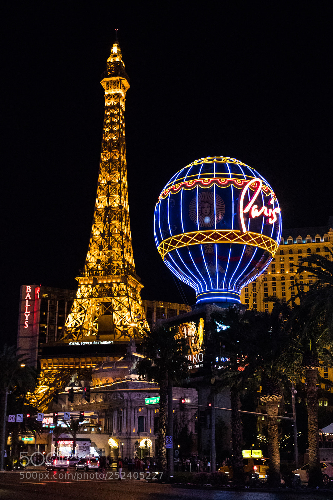 Canon EOS 80D sample photo. Vegas strip at night photography