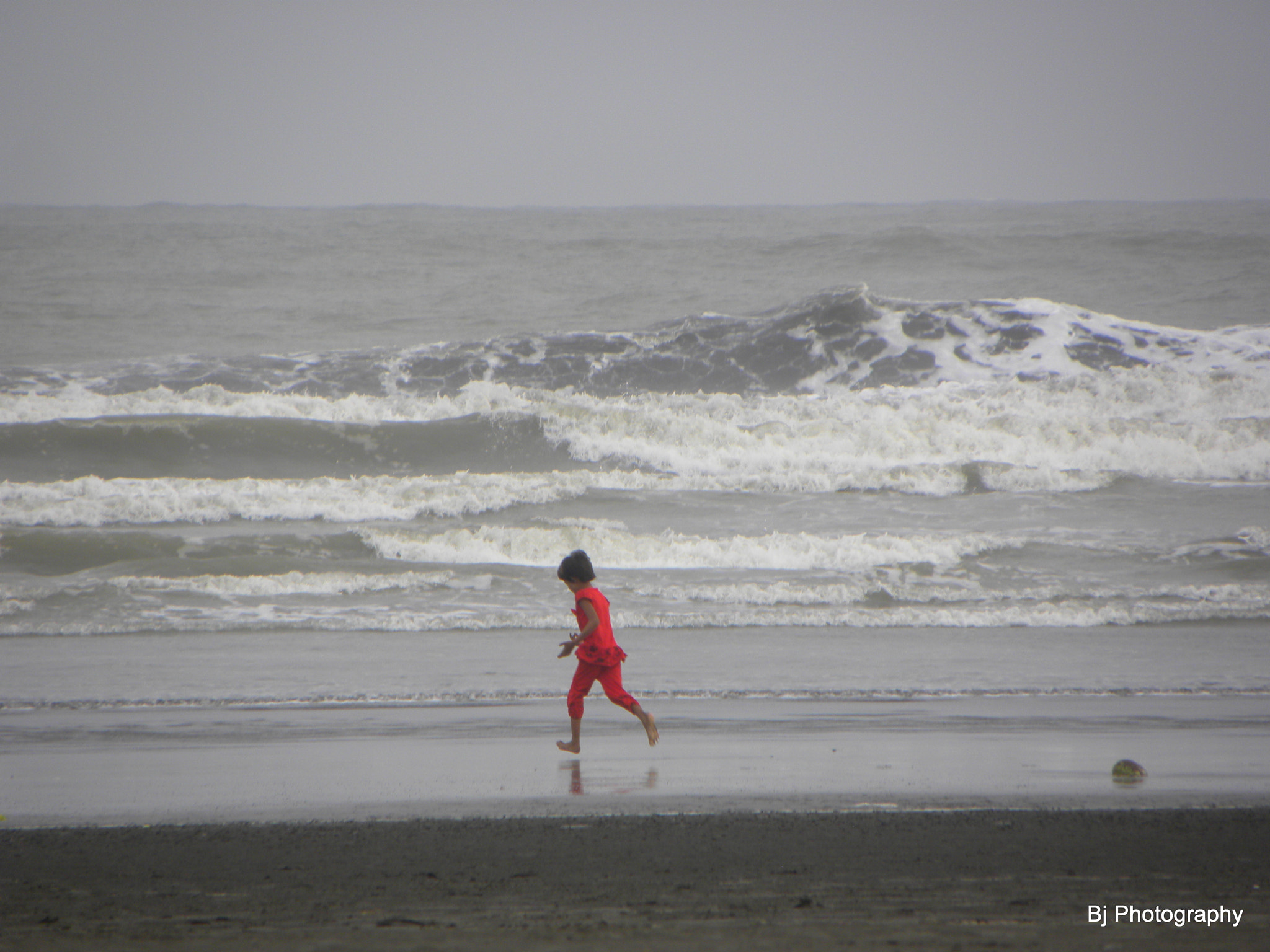 Nikon Coolpix P90 sample photo. Girl in the beach photography