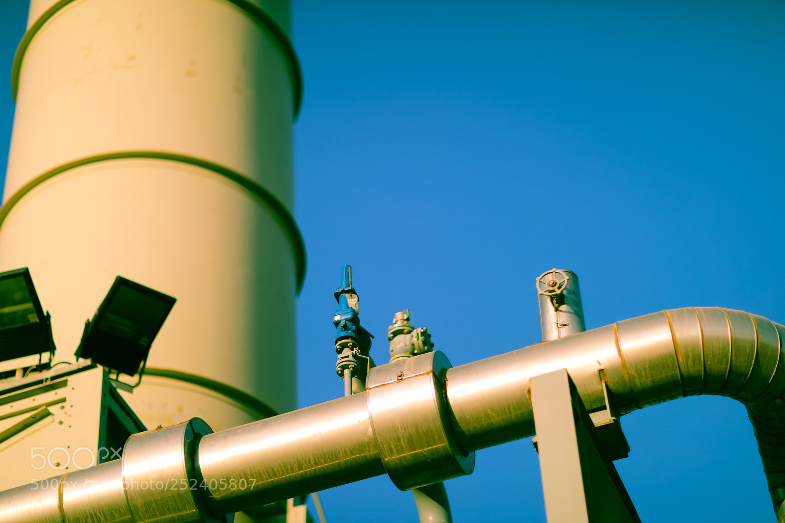 Canon EOS 5D Mark IV sample photo. Crude heating unit photography