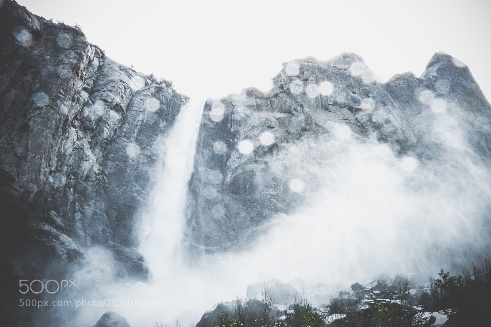 Fujifilm X-T2 sample photo. Mist on bridal veil photography
