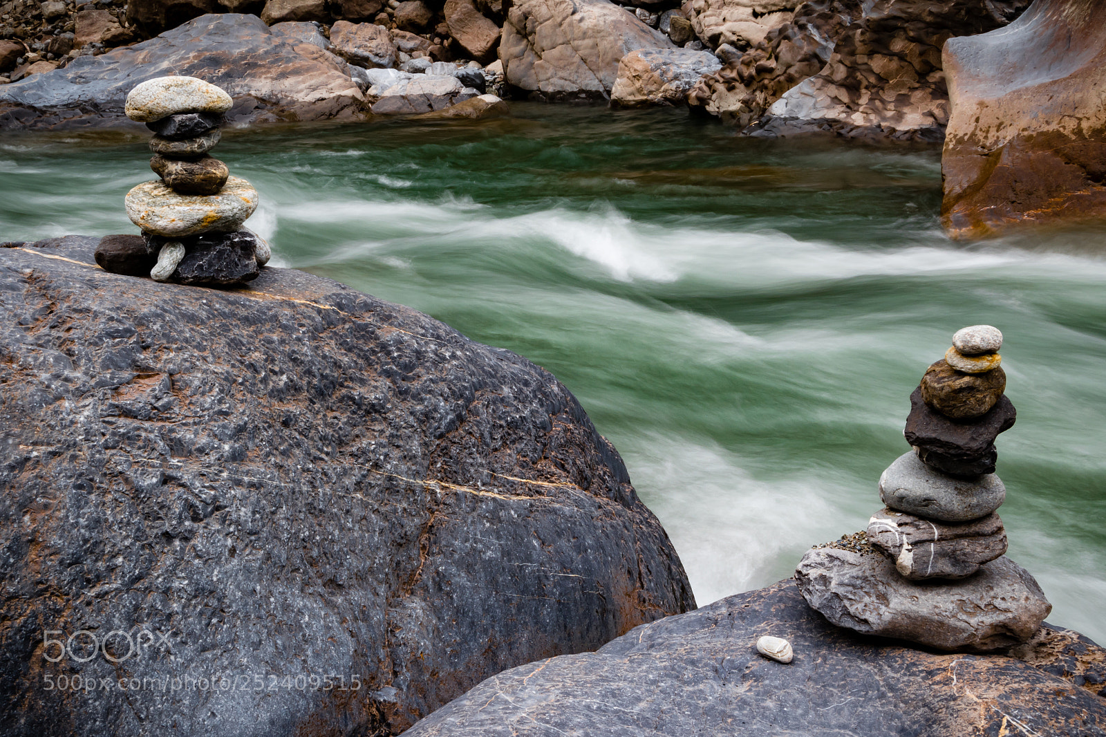 Nikon D5600 sample photo. Steinfiguren an der weissen photography