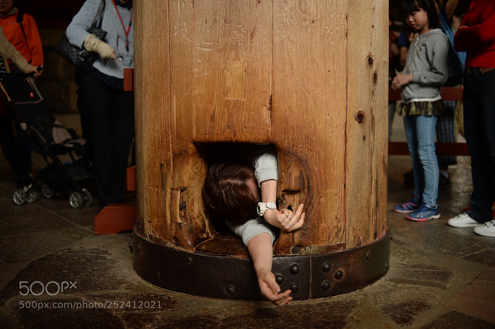 Nikon Df sample photo. Lucky pole  photography