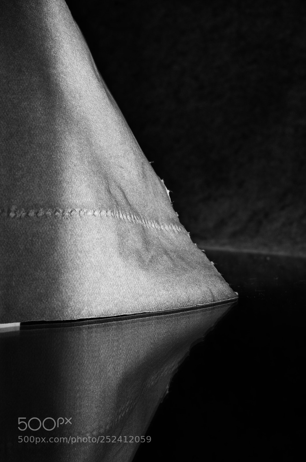 Ricoh GR II sample photo. Skirt？ toilet paper？ photography