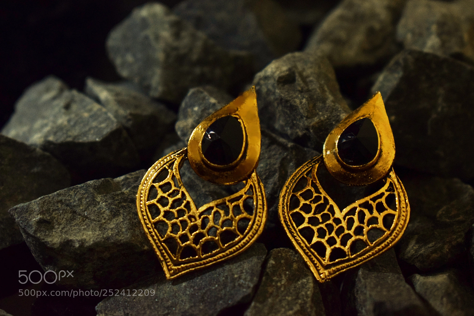 Nikon D3300 sample photo. Golden jewellery photography