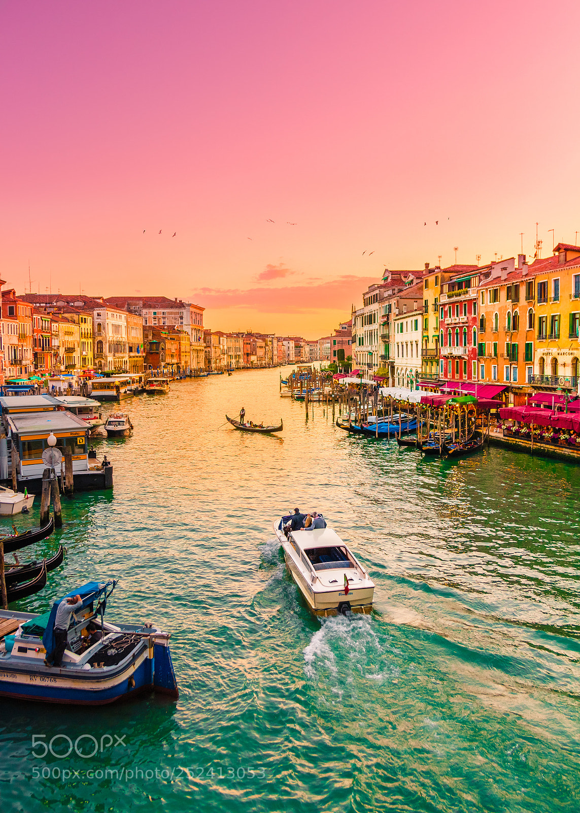 Canon EOS 700D (EOS Rebel T5i / EOS Kiss X7i) sample photo. Sunset over grand canal photography
