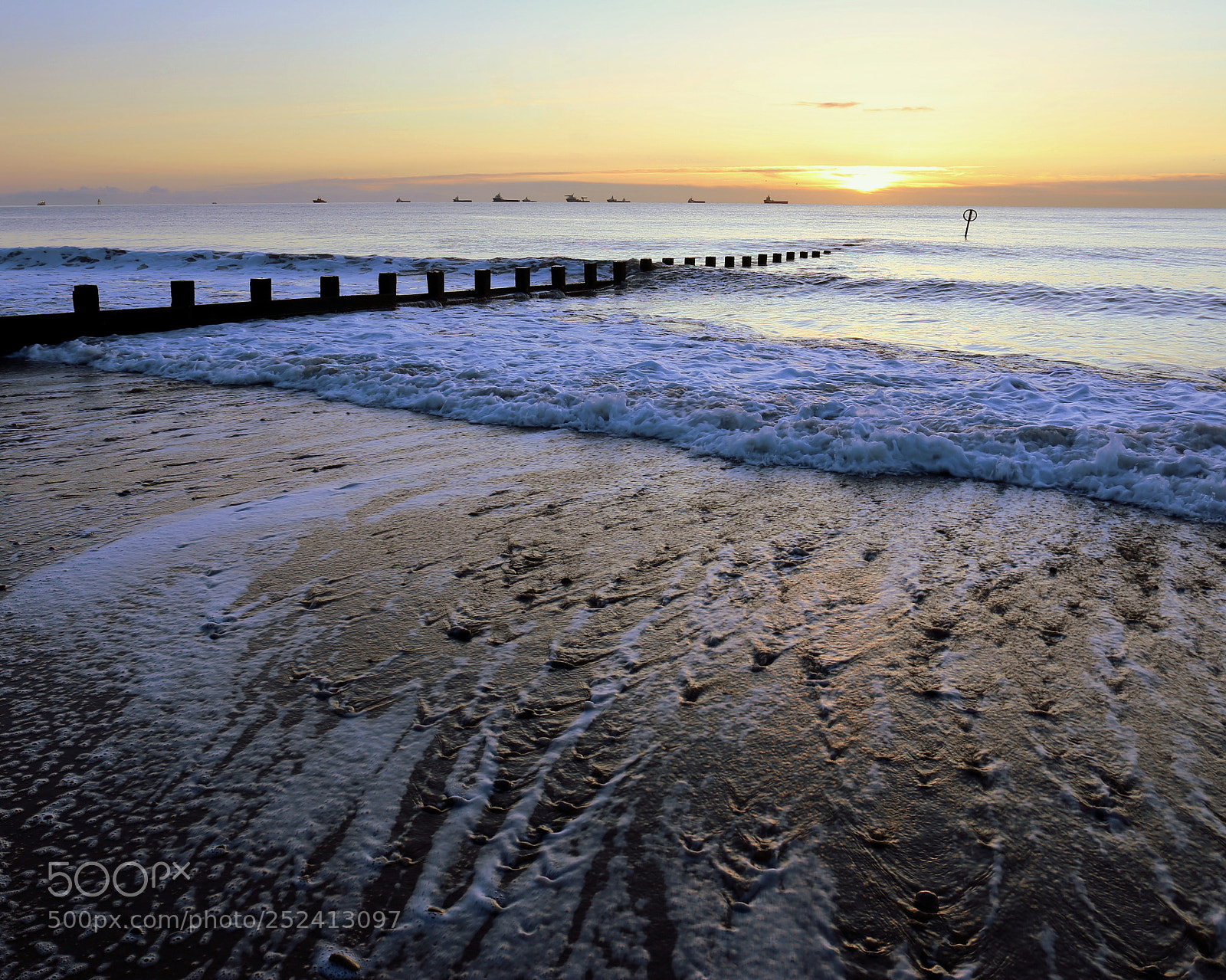 Canon EF 24-70mm F4L IS USM sample photo. Life's a beach photography