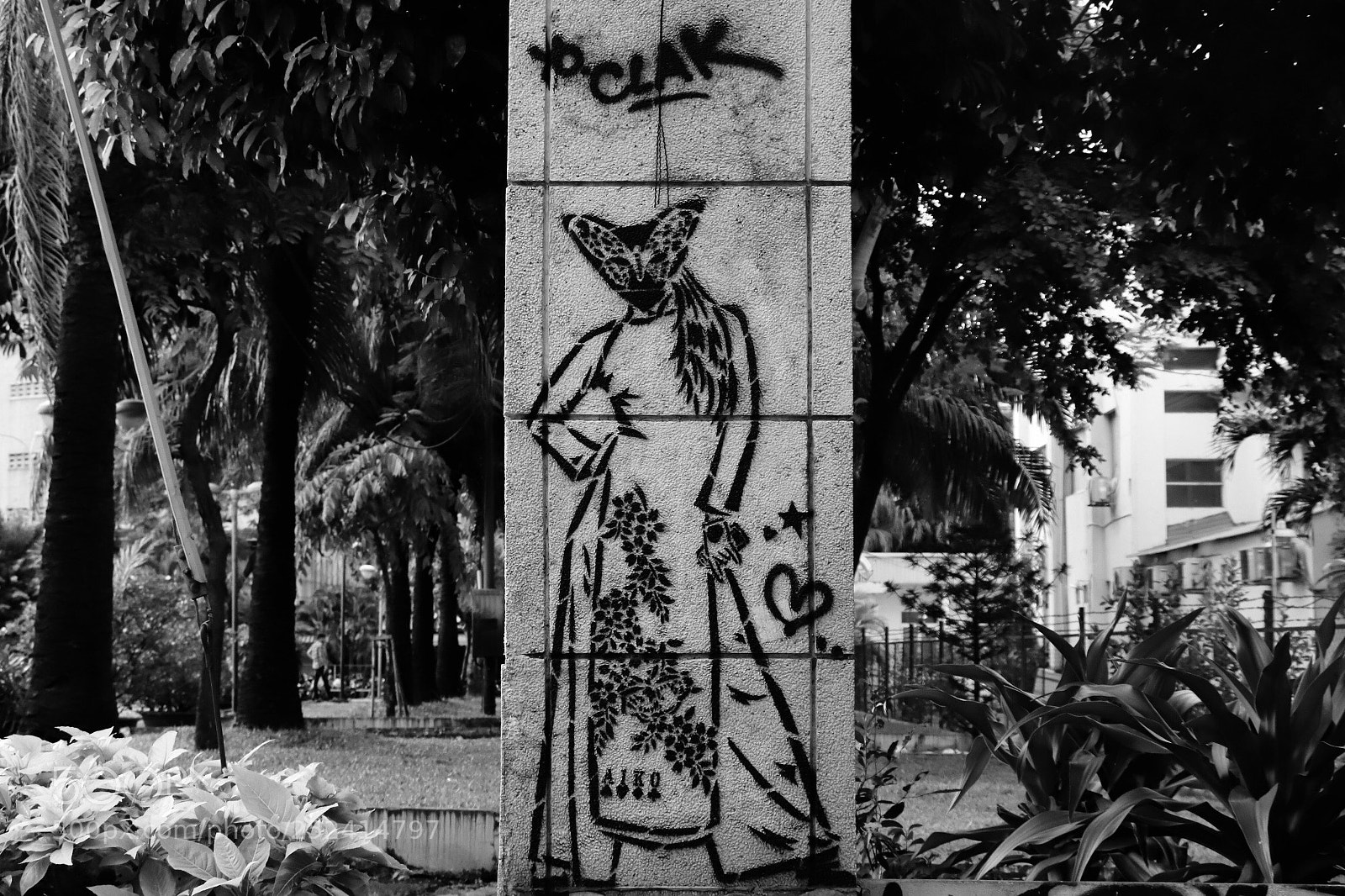 Canon EOS 77D (EOS 9000D / EOS 770D) sample photo. Vietnam street art photography