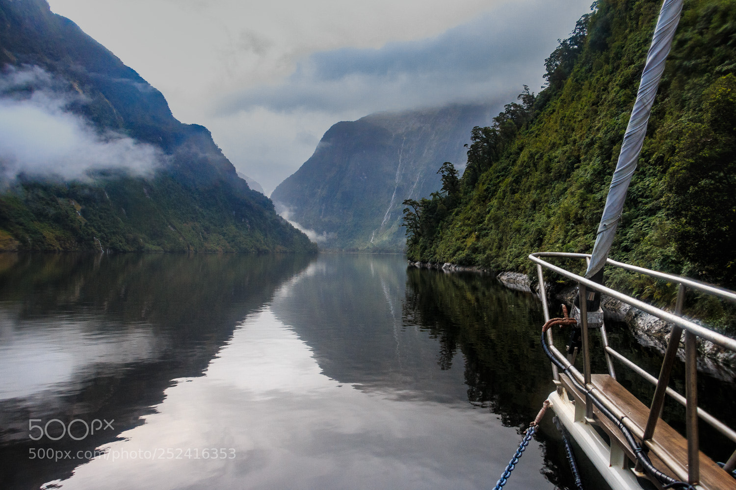 Canon EOS 70D sample photo. Doubtful sound cruising photography