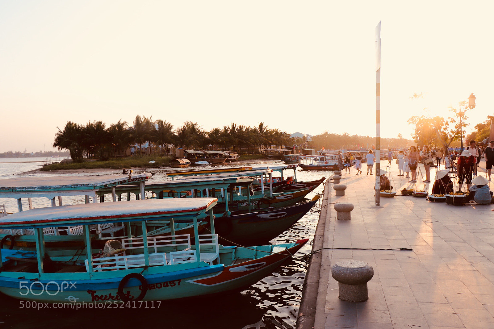 Canon EOS 77D (EOS 9000D / EOS 770D) sample photo. Hoi an pier photography