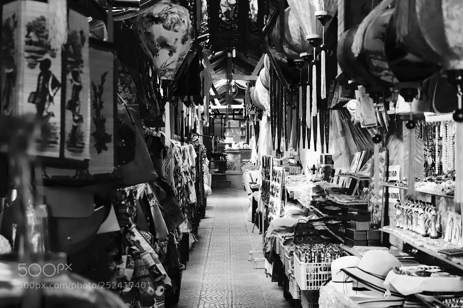 Canon EOS 77D (EOS 9000D / EOS 770D) sample photo. Shopping! photography