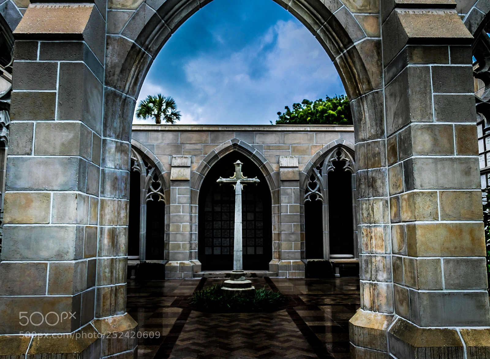 Canon EOS 80D sample photo. Archway  photography