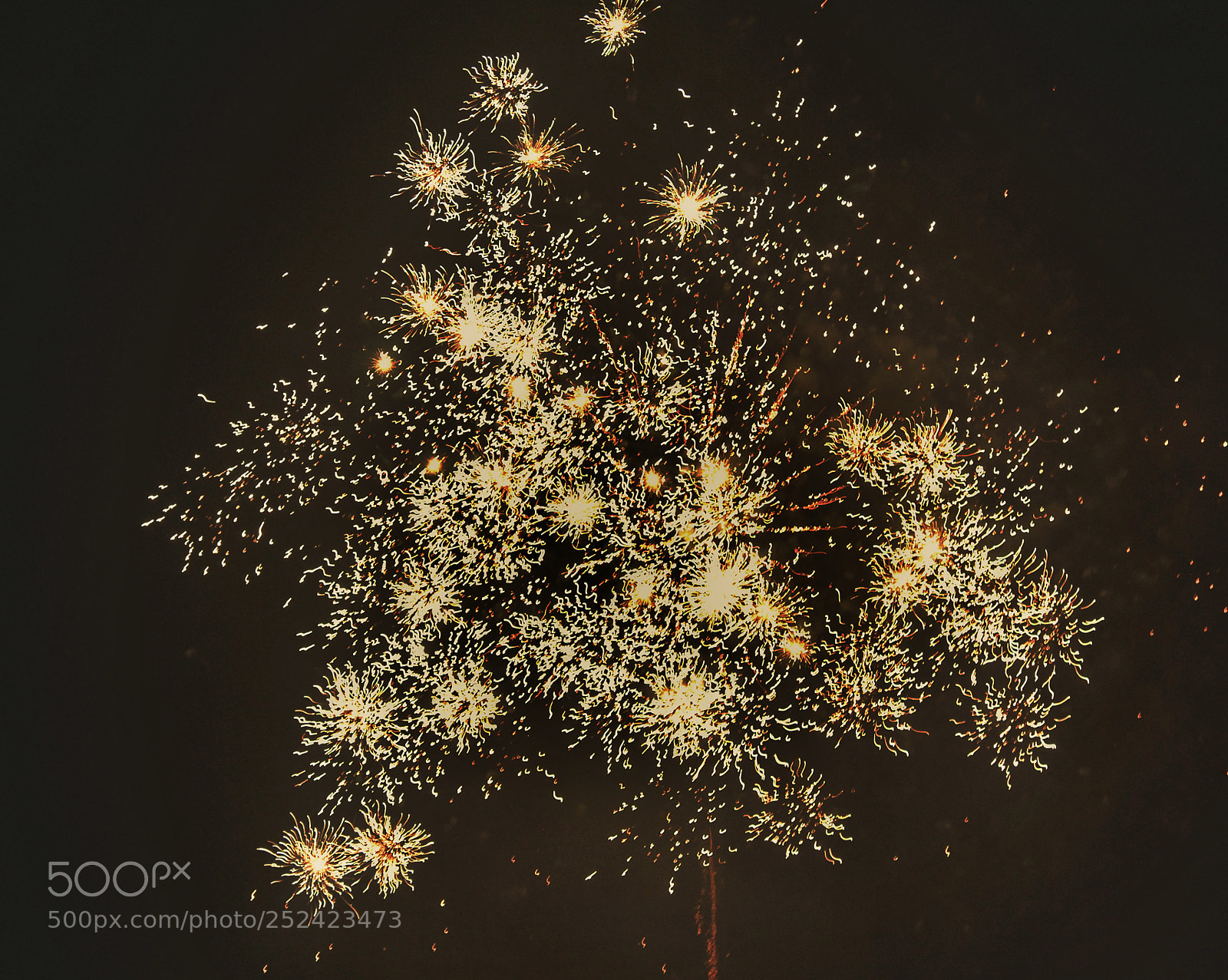 Canon EOS 600D (Rebel EOS T3i / EOS Kiss X5) sample photo. Firework photography