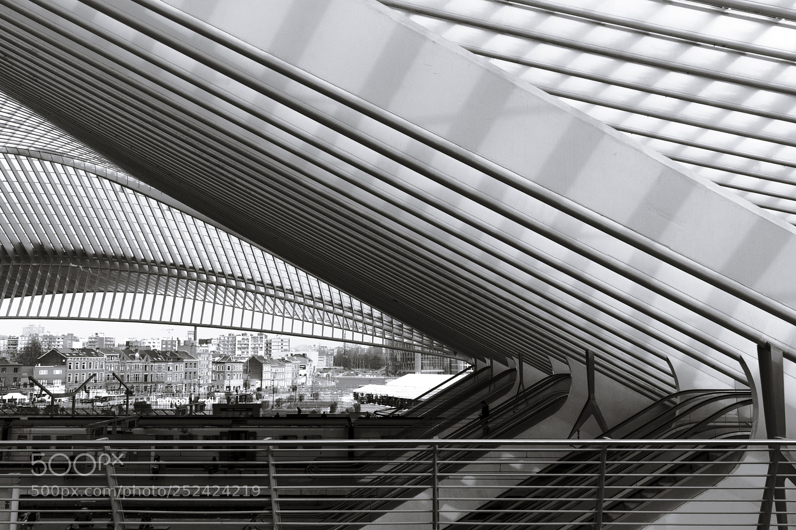 Sony a6500 sample photo. Liège-guillemins photography