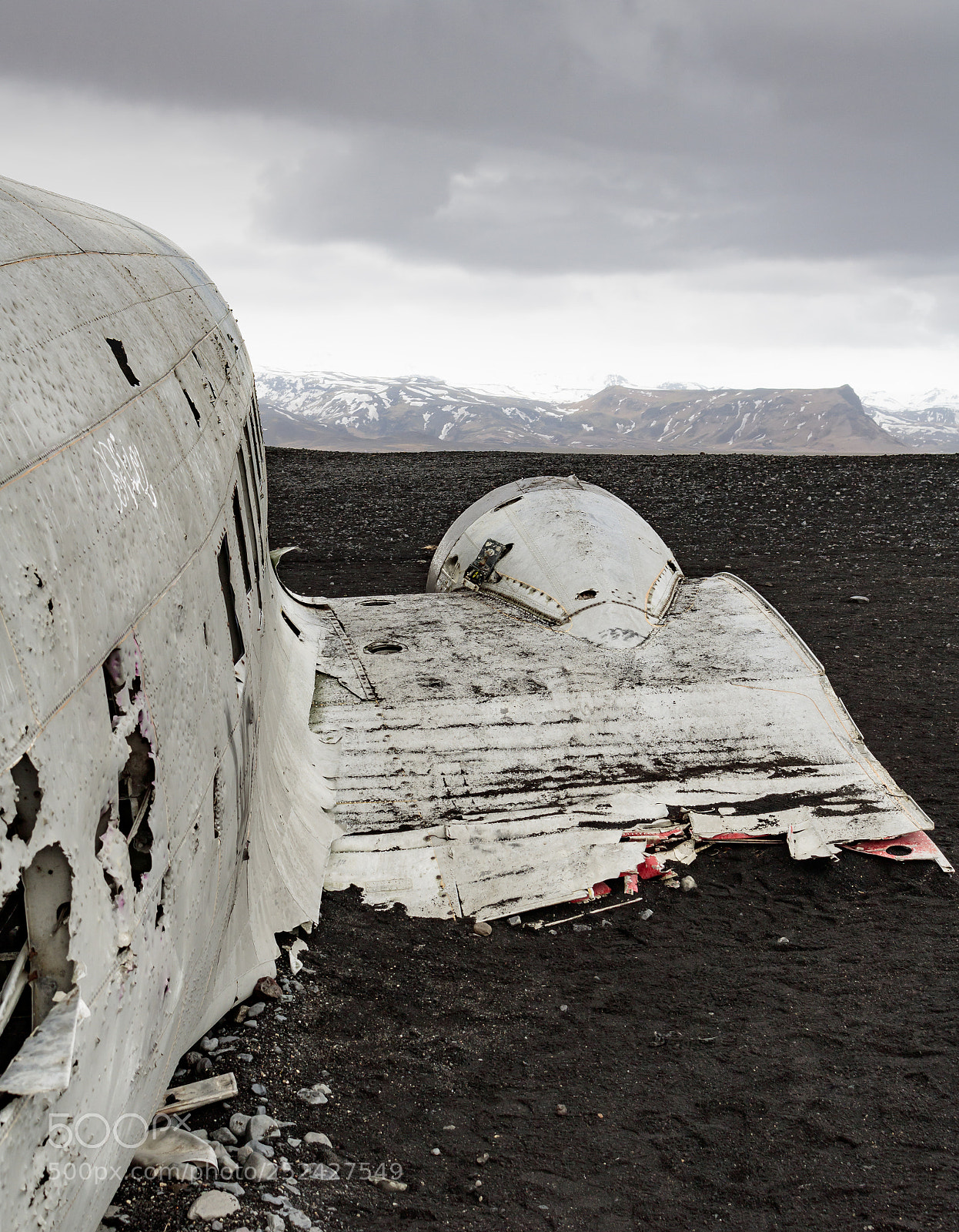 Canon EOS 750D (EOS Rebel T6i / EOS Kiss X8i) sample photo. Solheimasandur plane wreck photography