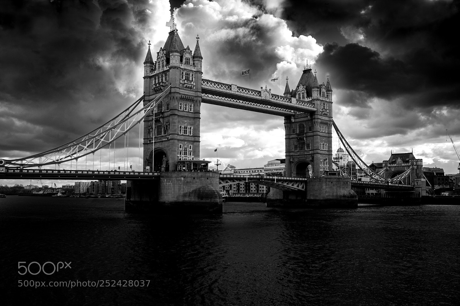 Canon EOS 7D sample photo. Tower bridge b/w photography