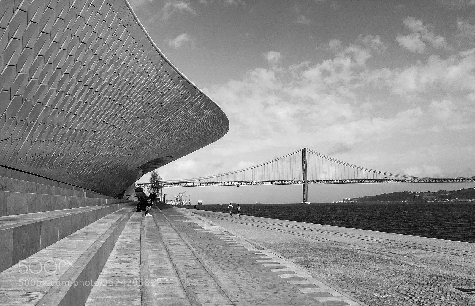 Apple iPhone 6s sample photo. Museum photography