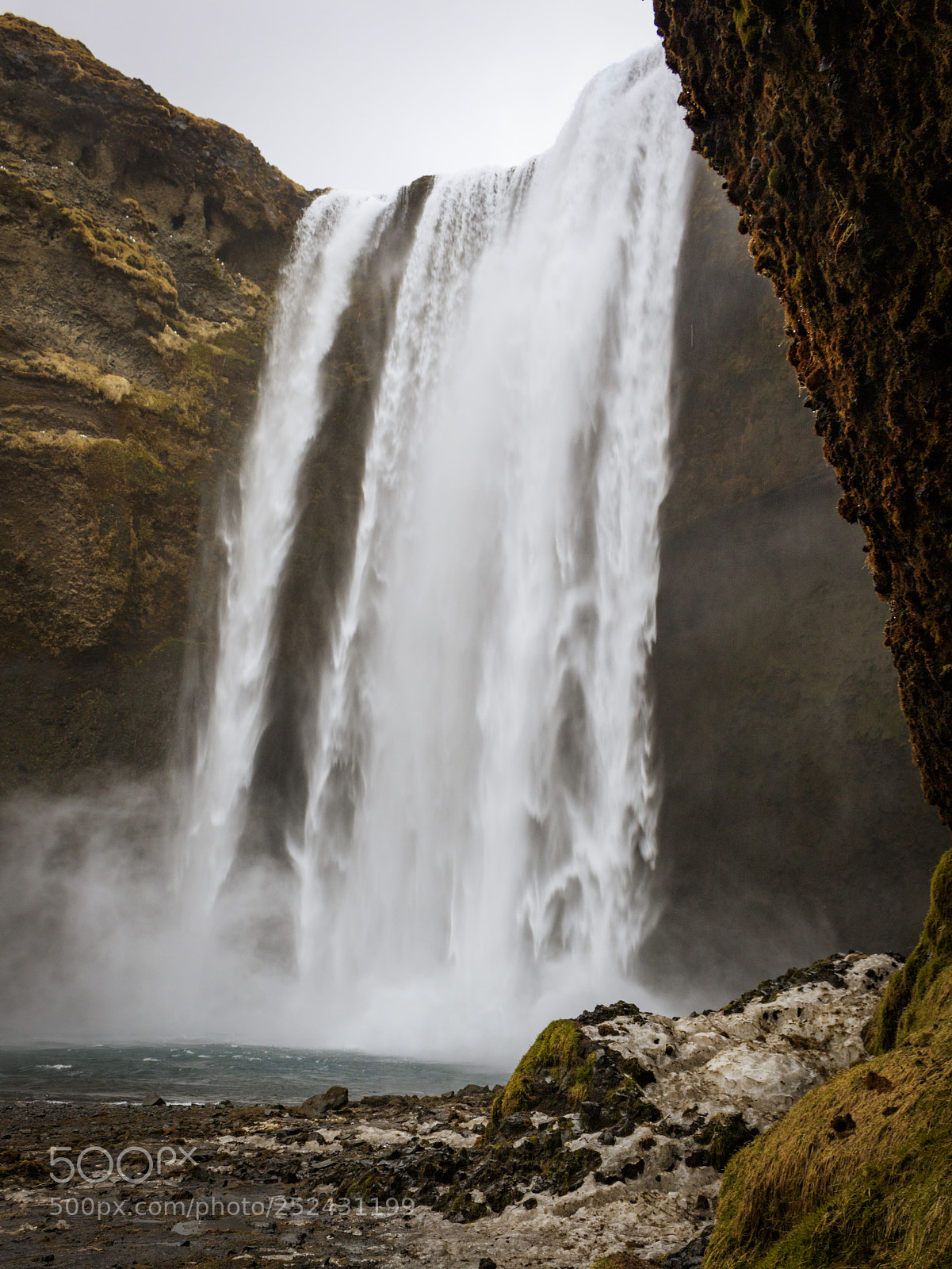 Canon EOS 750D (EOS Rebel T6i / EOS Kiss X8i) sample photo. Skógafoss photography
