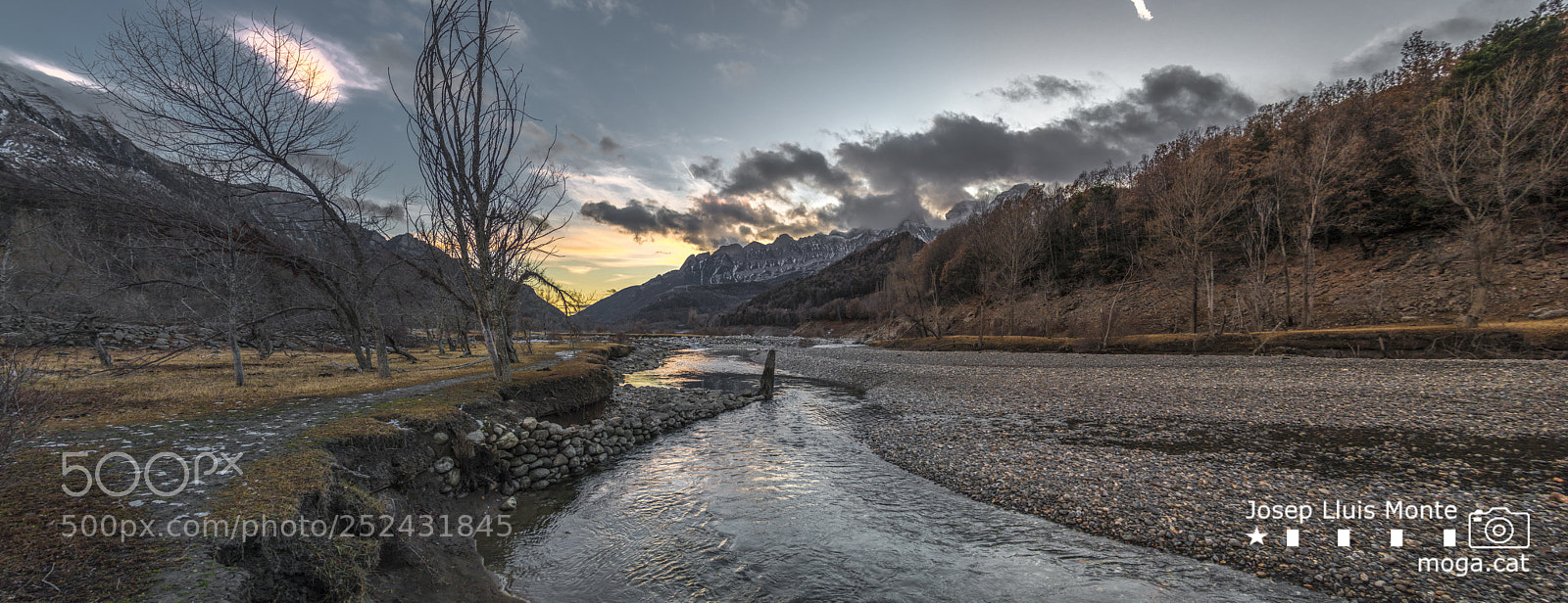 Canon EOS 70D sample photo. Pueyo de jaca sunset photography