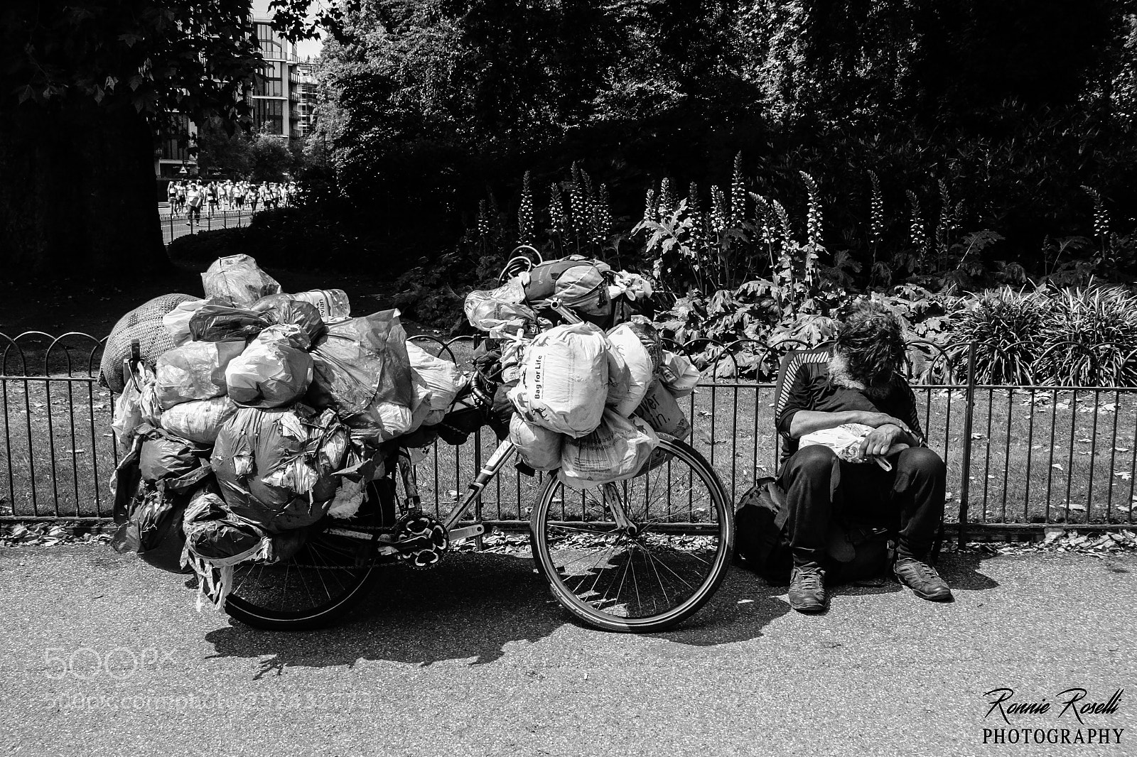 Canon EOS 40D sample photo. Clochard photography