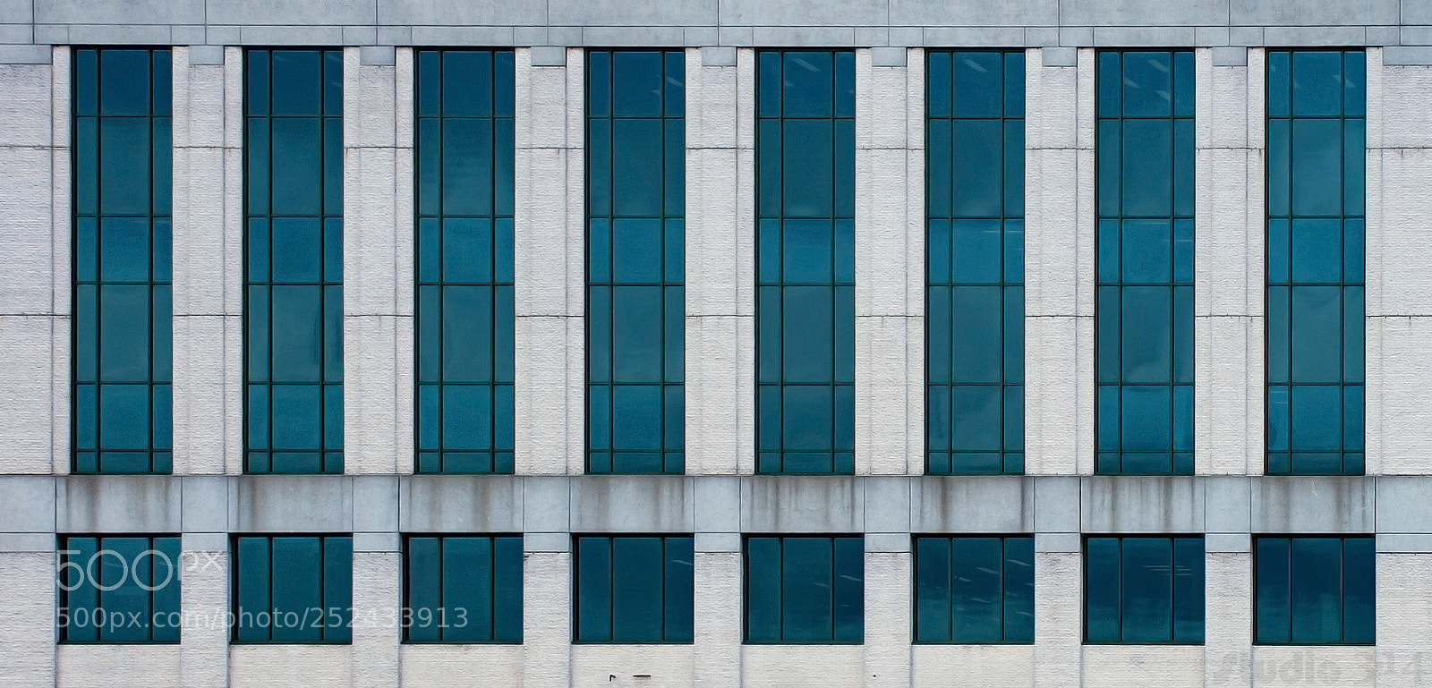 Nikon D7200 sample photo. Ponctuation mark warning signs photography