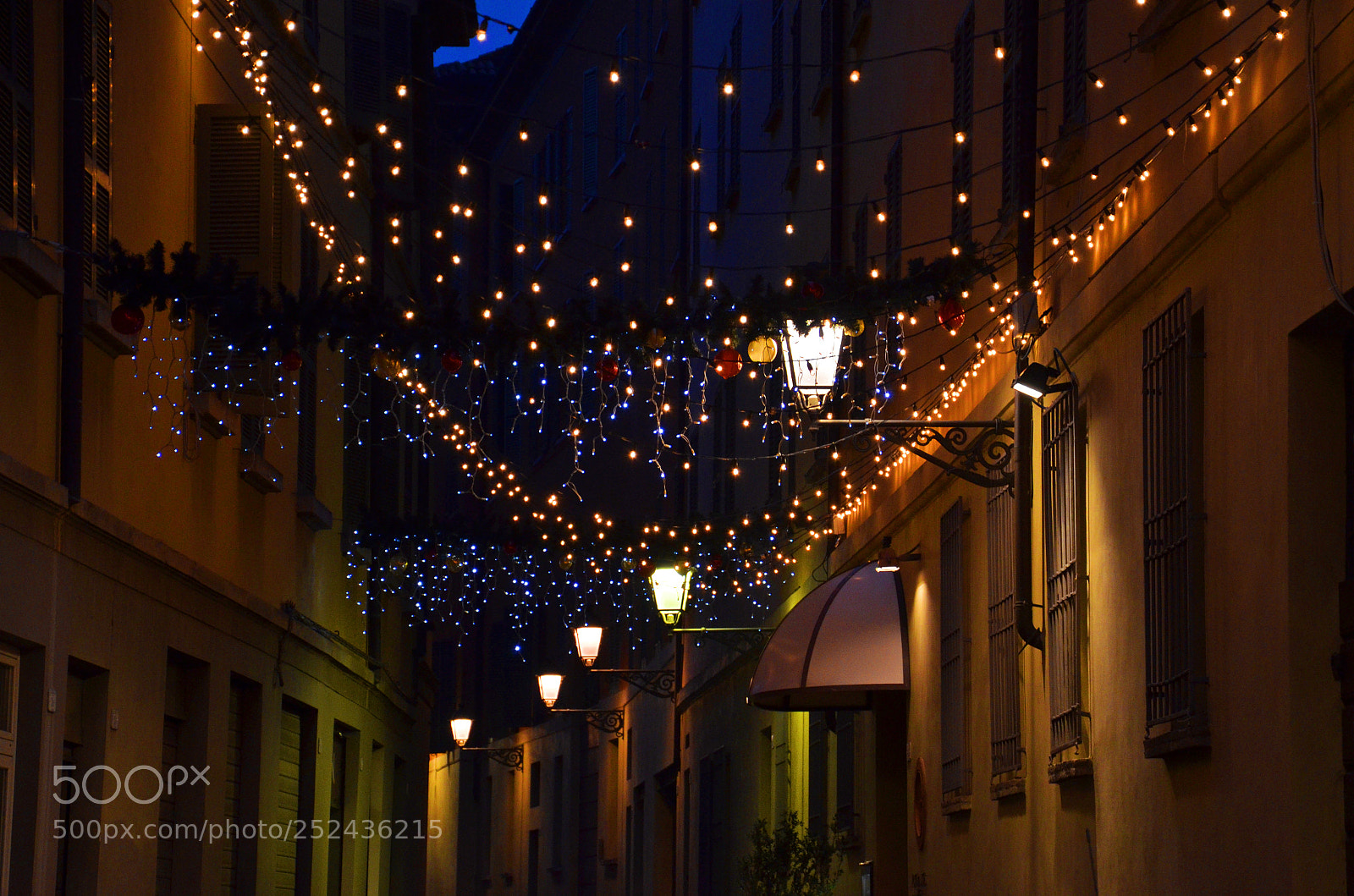 Nikon D5100 sample photo. City lights, italia photography