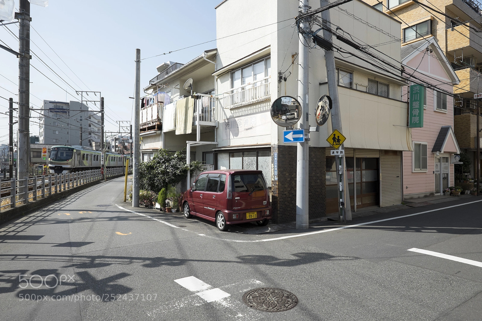 Fujifilm X-T1 sample photo. Tokyo.大田区千鳥　千鳥町2号踏切前 photography