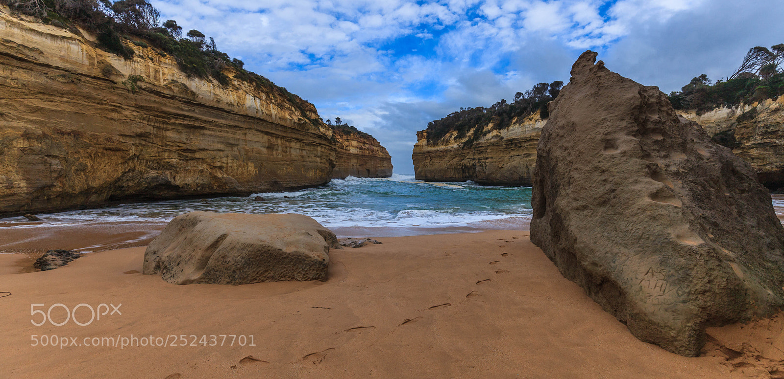 Canon EOS 5D Mark II sample photo. Loch ard rock photography