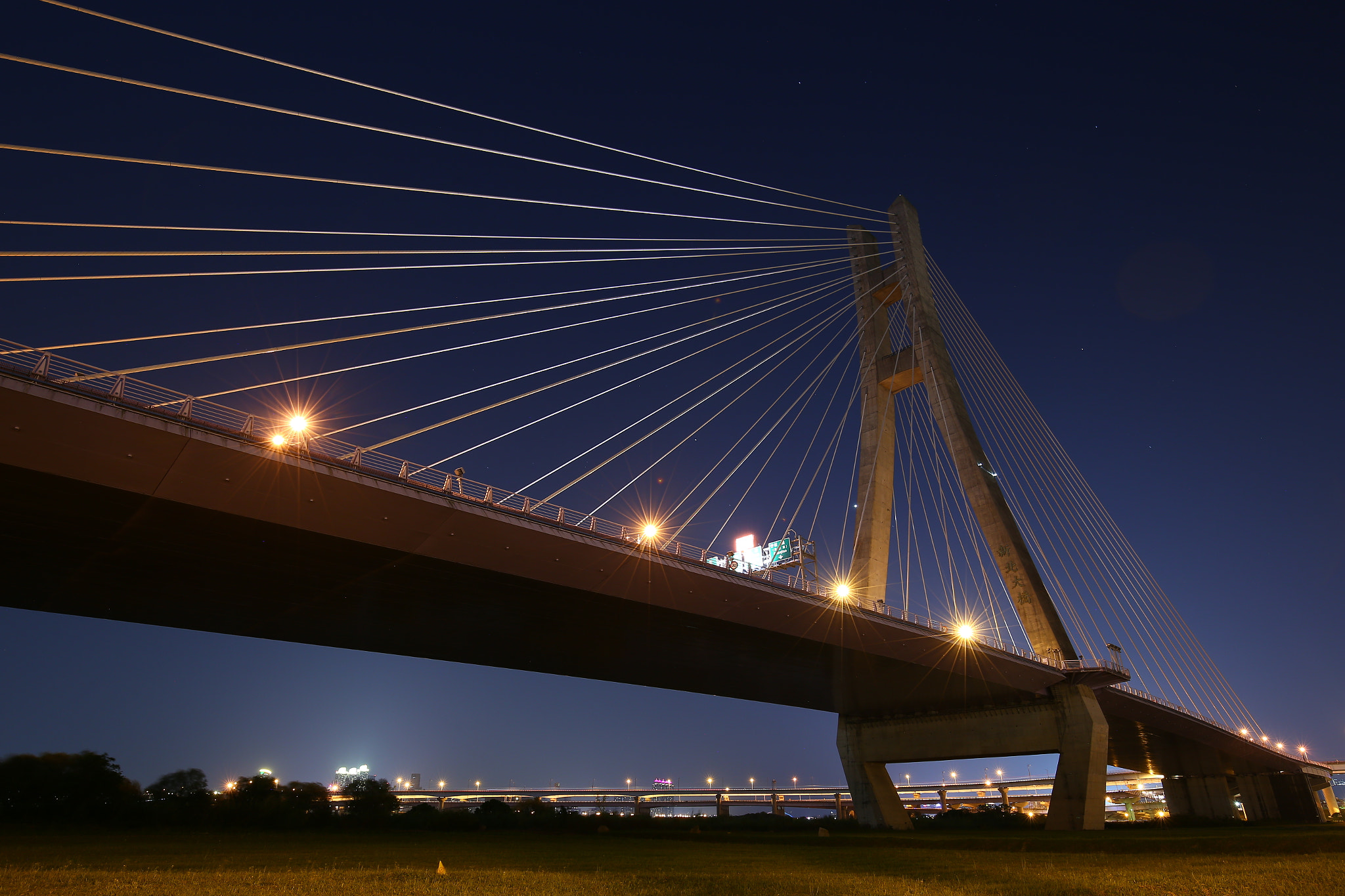 Canon EF 16-35mm F4L IS USM sample photo. New taipei bridge photography
