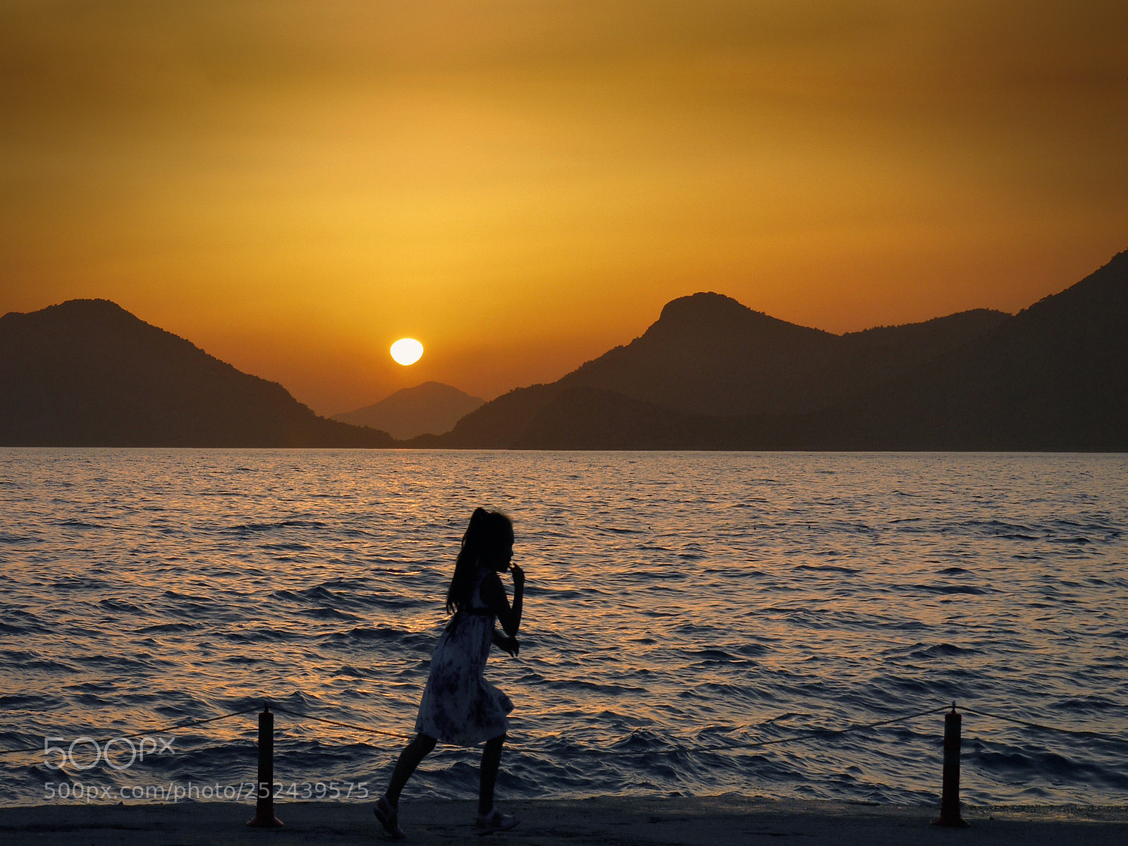 Panasonic Lumix DMC-G1 sample photo. Sunset dance photography
