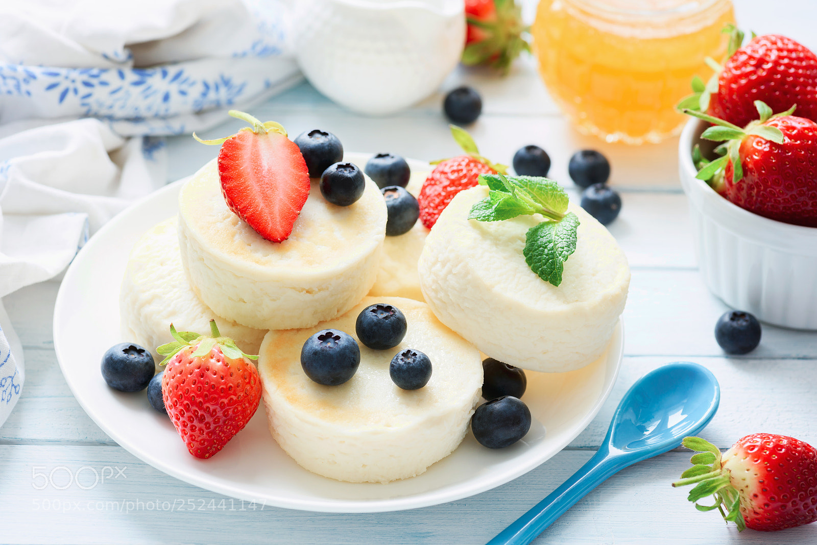 Nikon D810 sample photo. Mini cheesecakes or syrniki photography