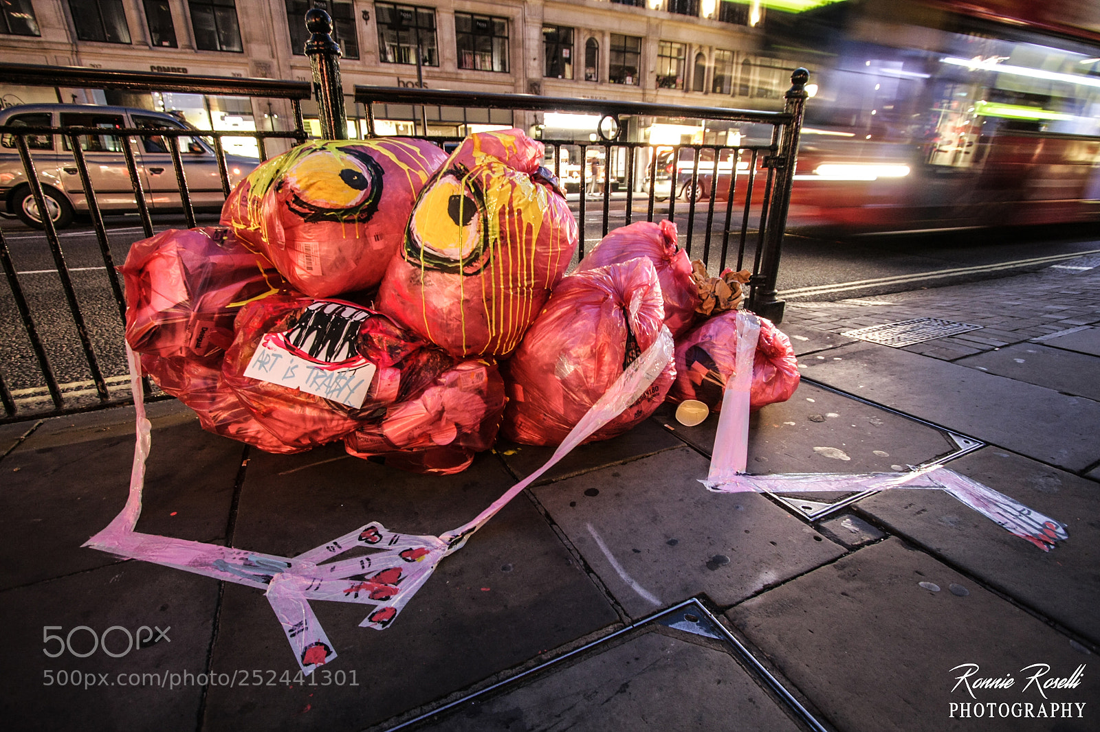Canon EOS 40D sample photo. London trash photography