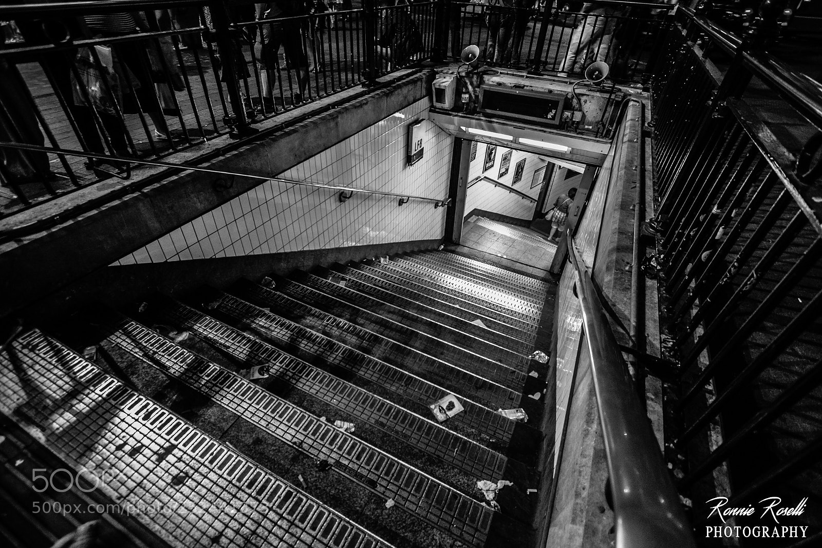 Canon EOS 40D sample photo. London subway photography