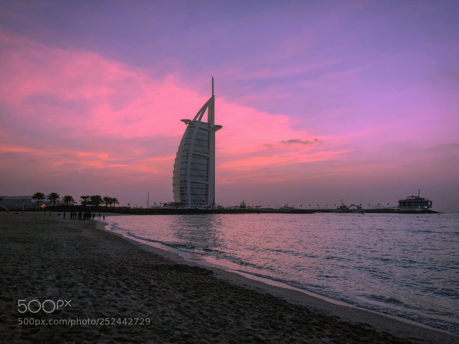 Apple iPhone 8 Plus sample photo. Burj al arab photography
