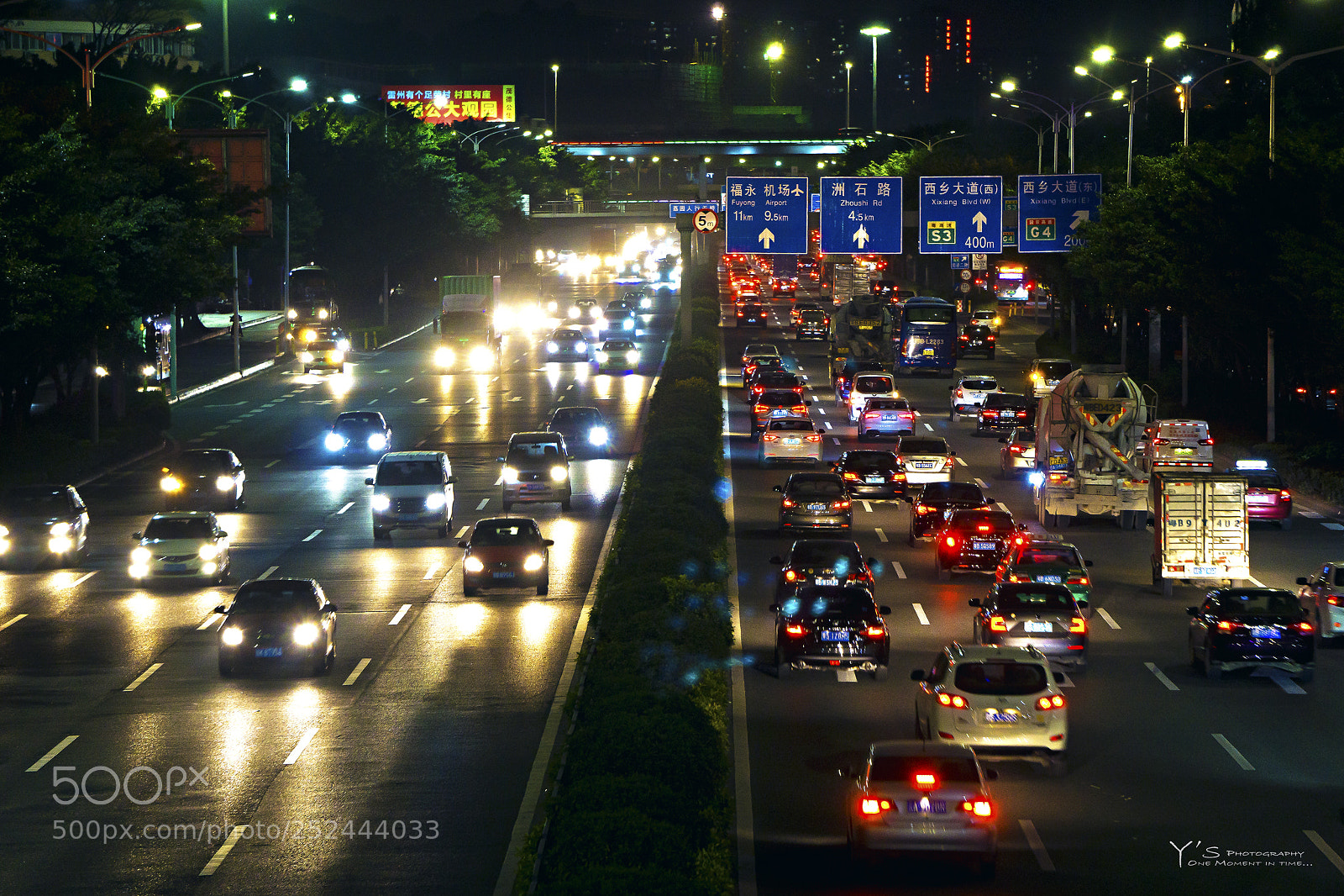 Sony a6000 sample photo. Busy traffic. 繁忙街道。 photography